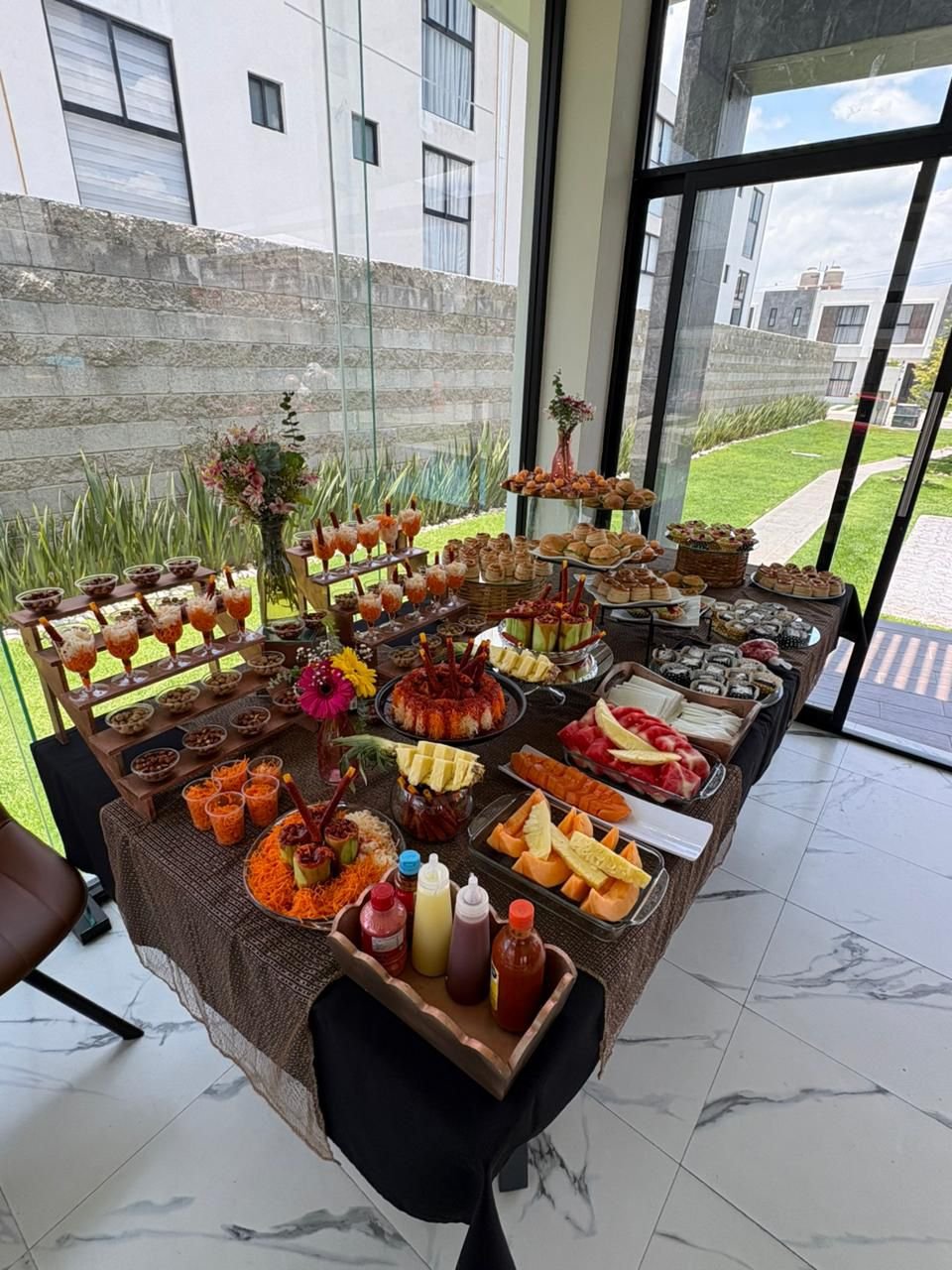 Coffee break y mesa corporativa